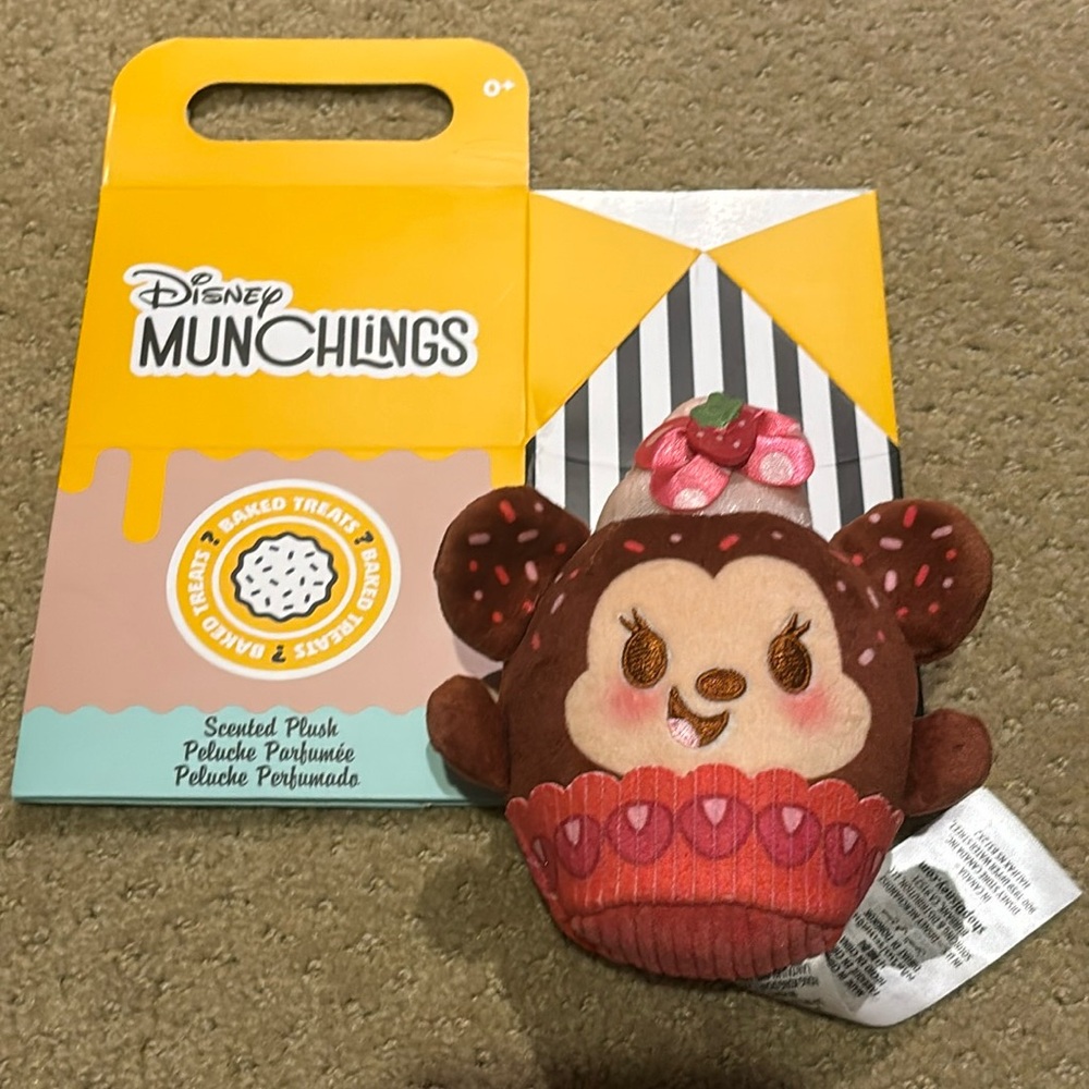 Disney Munchlings Baked Treats Minnie Wild Strawberry Cupcake Plush